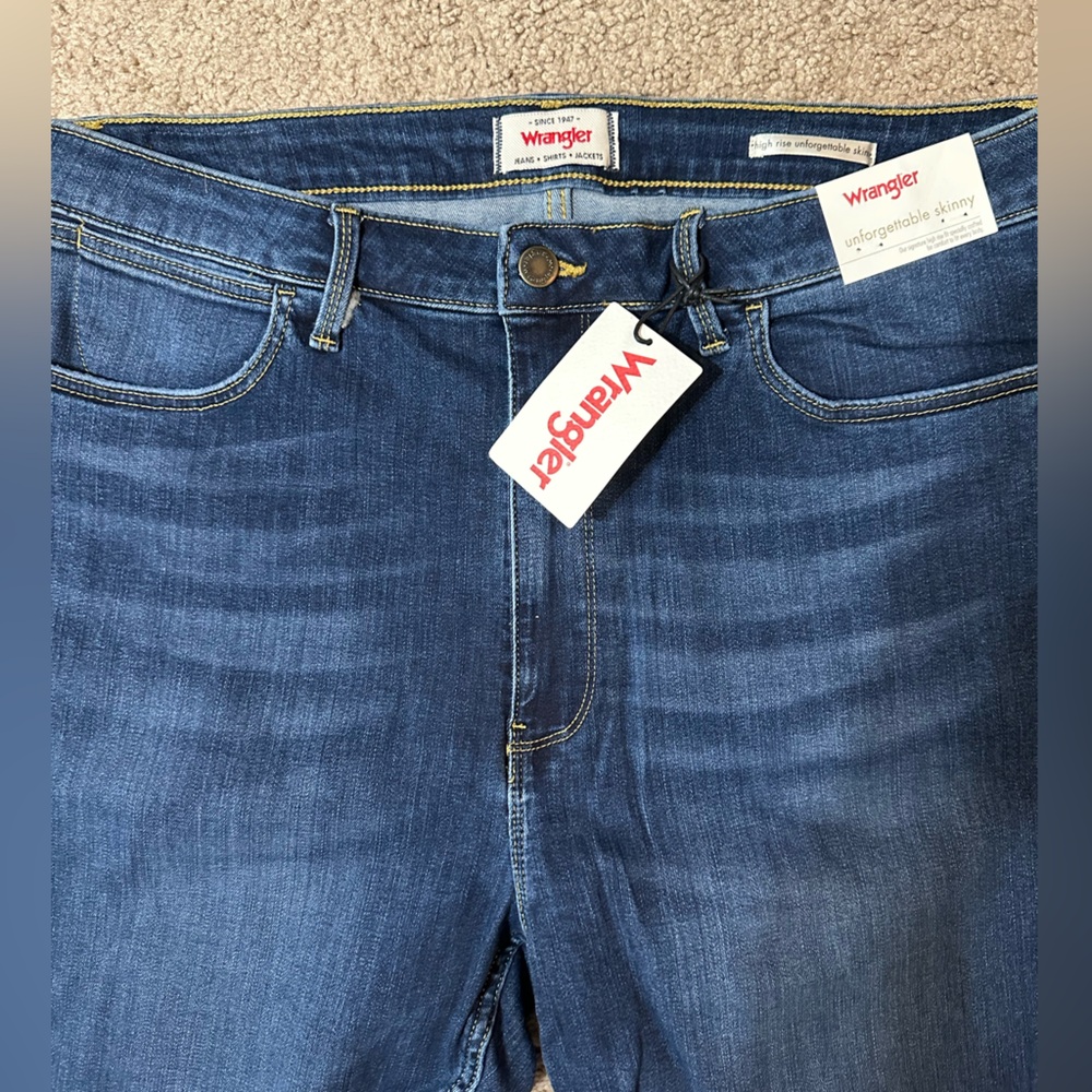 Wrangler Women’s Dark Blue Skinny Jeans - Picture 4 of 7